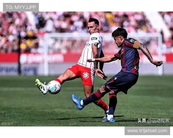 皇马与莱万特前锋艾永经纪人接触球员倾向加盟巴萨